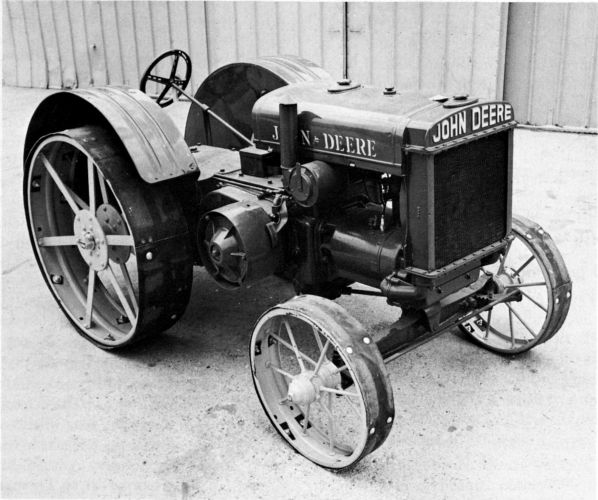 Figure 29.--John Deere Model D tractor, 1923. (Catalog No. 362.)